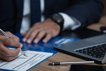 how to choose the right custodian for a 403(b) gold ira rollover
